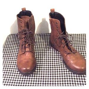 NWOT Brown boots